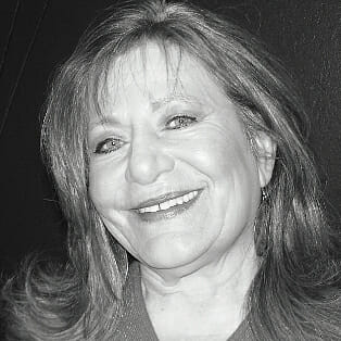 Photo of Dr. Carla Rotering, a practitioner of pulmonary and critical care medicine and SmartVest advocate.